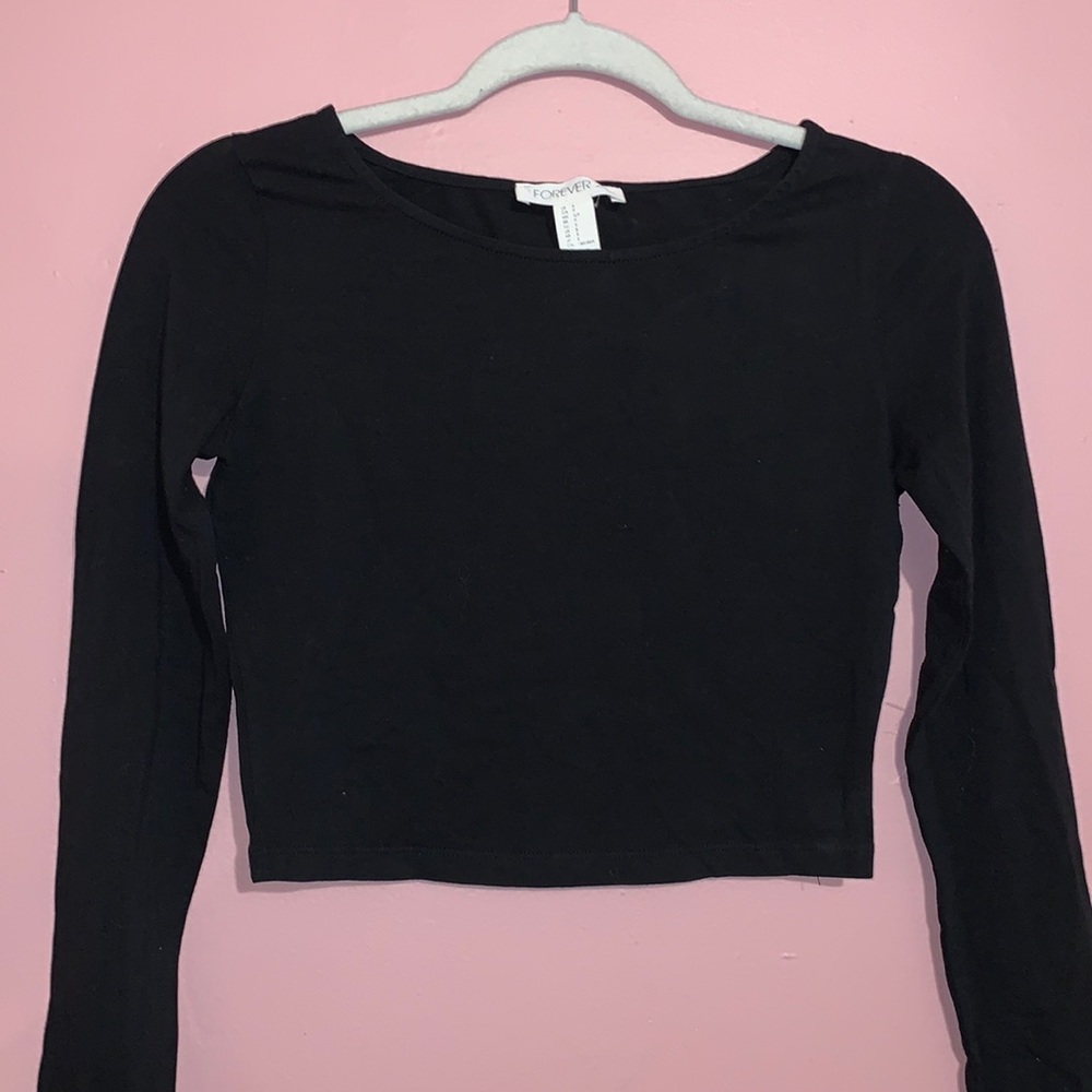 FOREVER 21 LONG SLEEVE CROP TOP 🖤